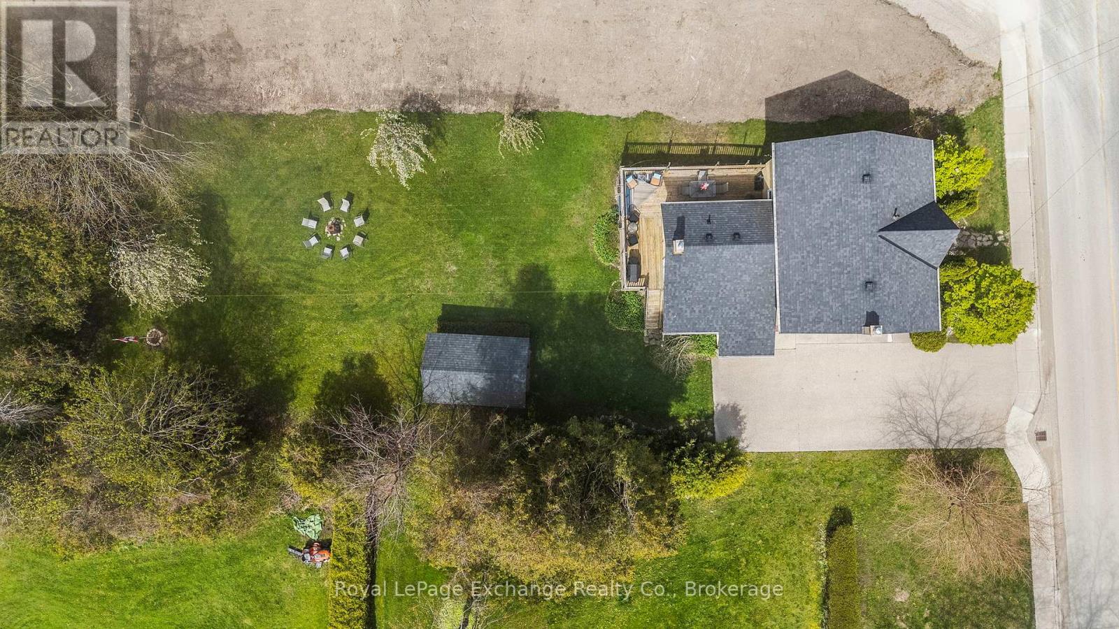 1180 Queen Street, Kincardine, Ontario  N2Z 1G5 - Photo 3 - X12159725
