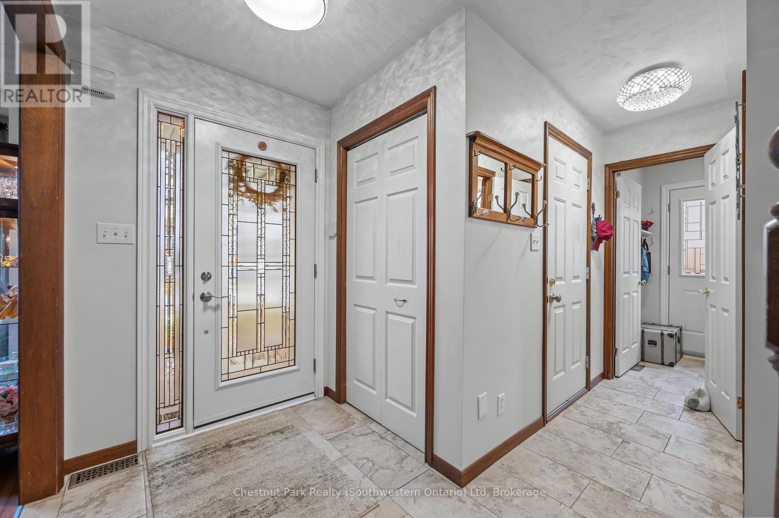 39 Celia Crescent, Guelph, Ontario  N1G 4R4 - Photo 11 - X12159749