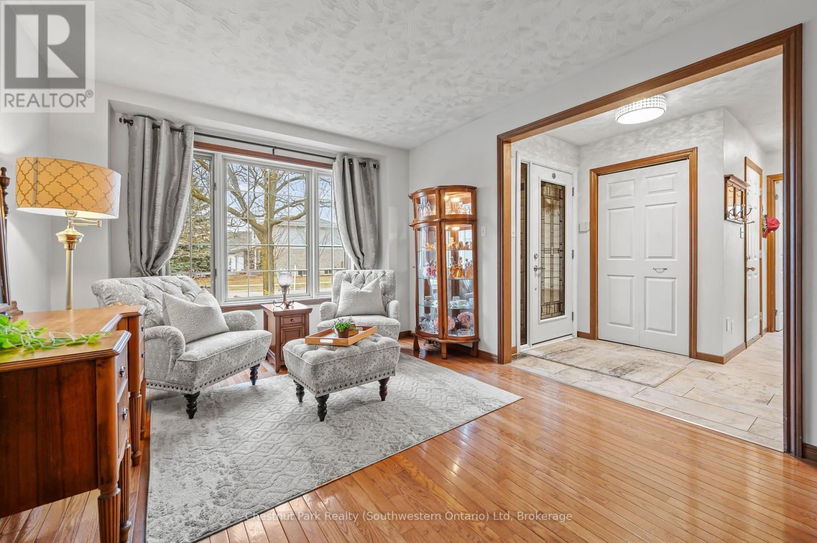 39 Celia Crescent, Guelph, Ontario  N1G 4R4 - Photo 14 - X12159749