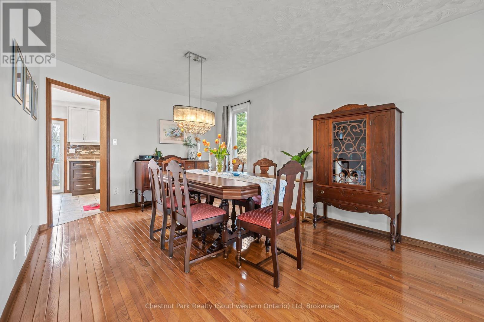 39 Celia Crescent, Guelph, Ontario  N1G 4R4 - Photo 17 - X12159749