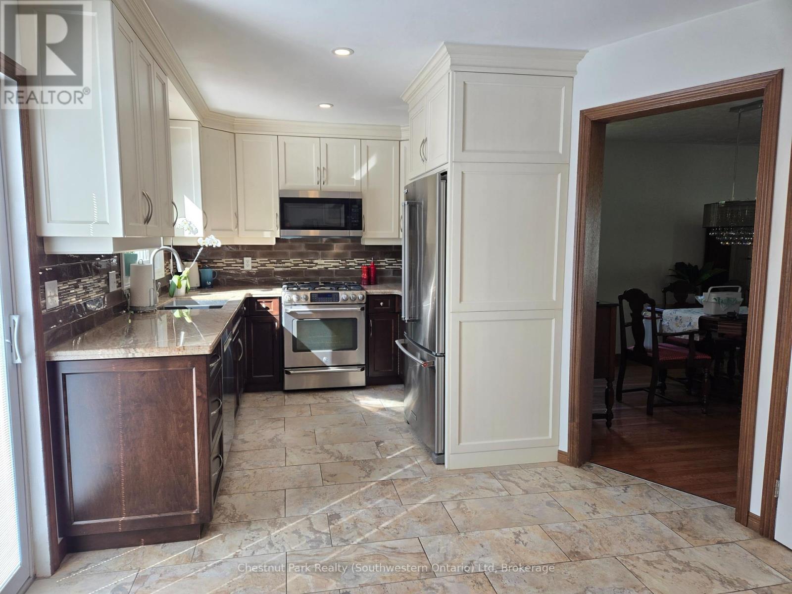 39 Celia Crescent, Guelph, Ontario  N1G 4R4 - Photo 20 - X12159749