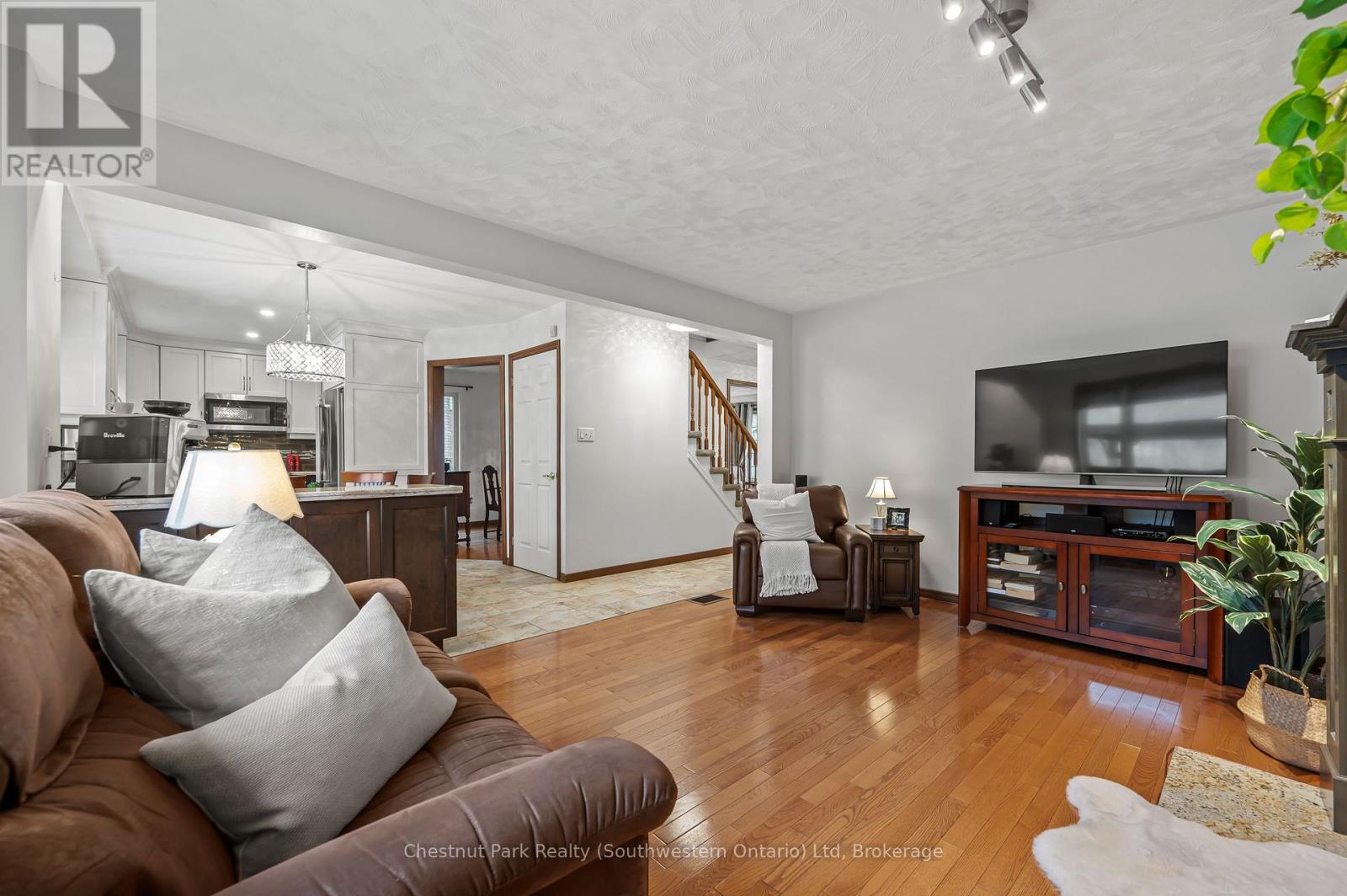 39 Celia Crescent, Guelph, Ontario  N1G 4R4 - Photo 24 - X12159749