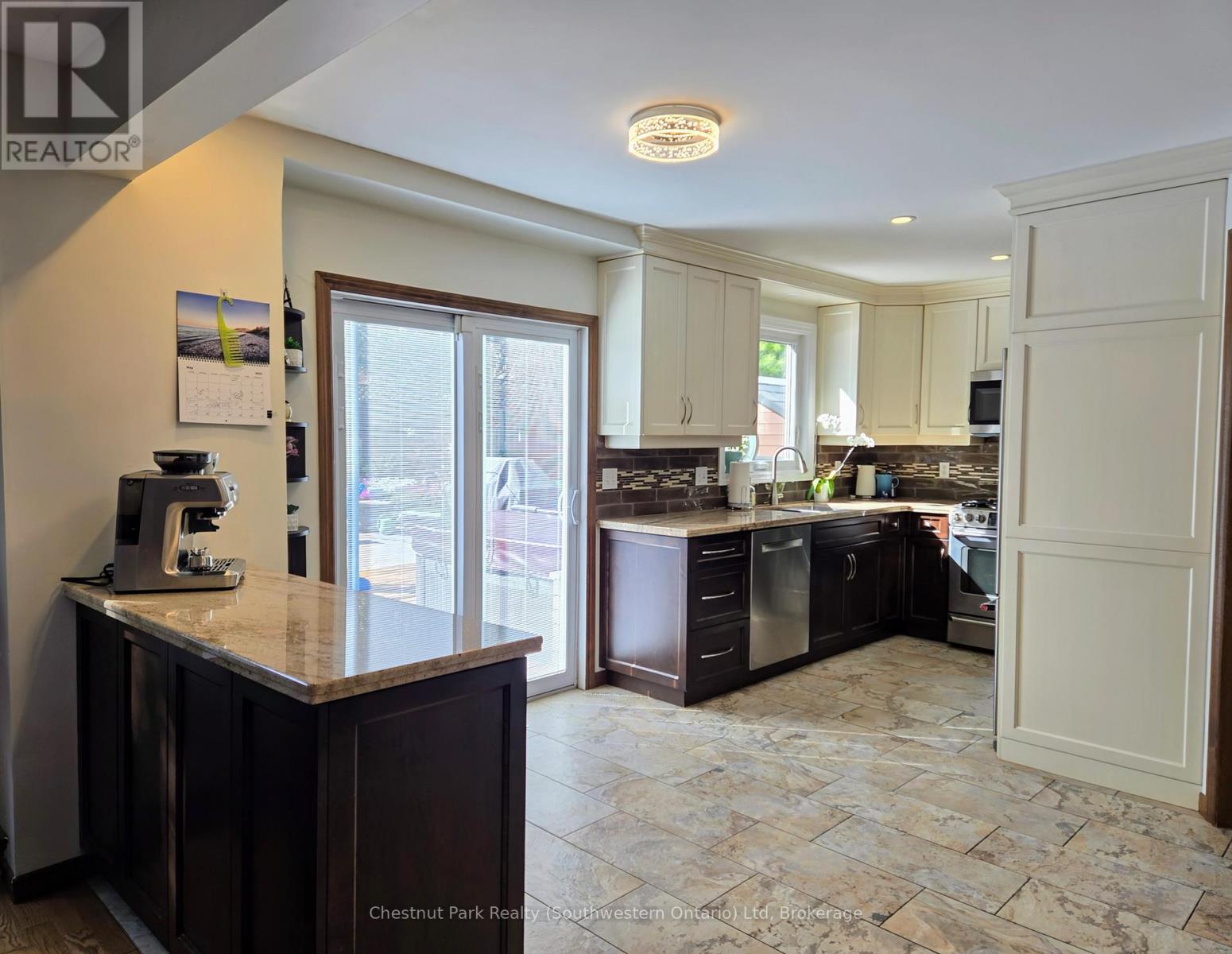 39 Celia Crescent, Guelph, Ontario  N1G 4R4 - Photo 4 - X12159749