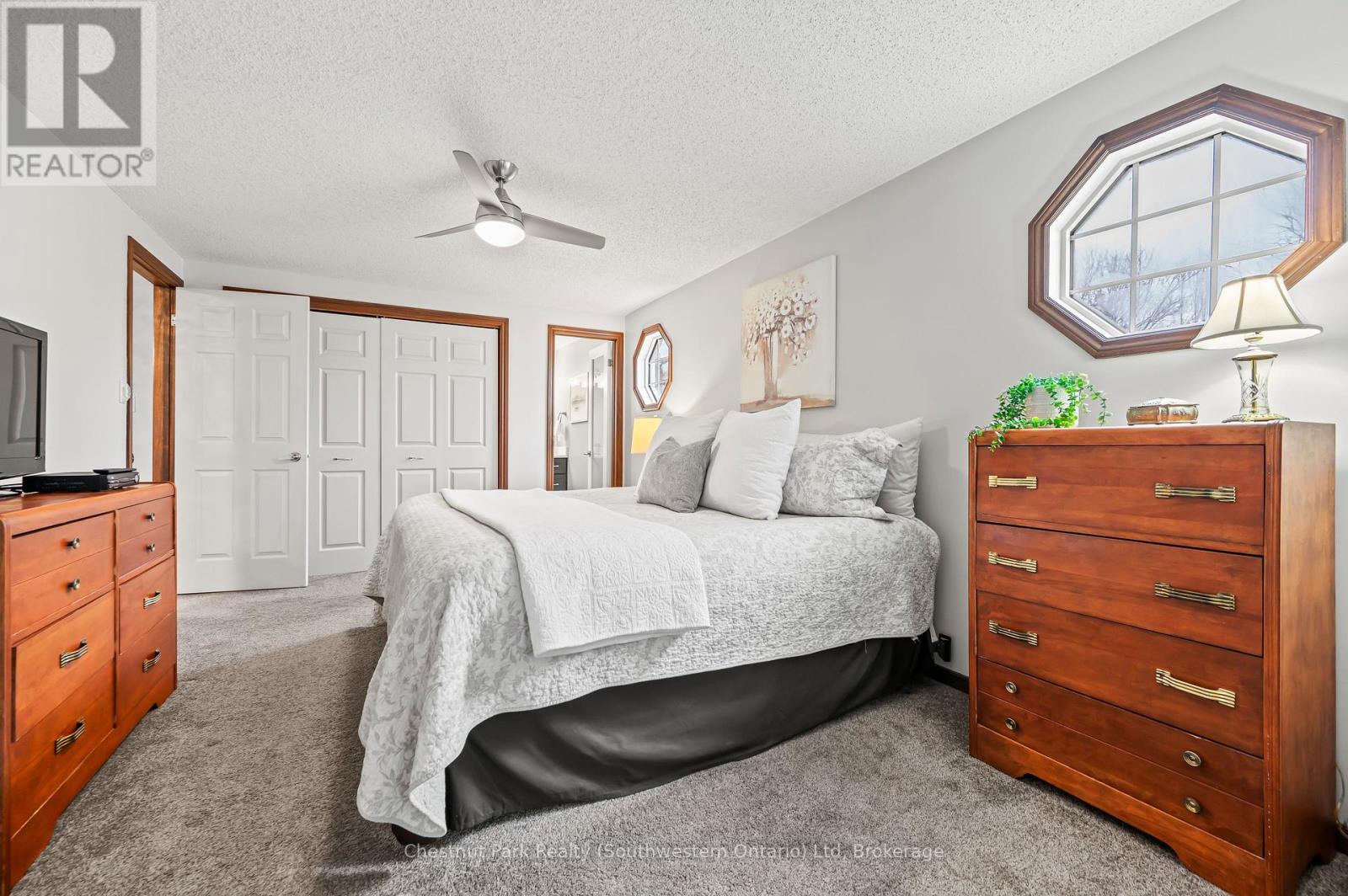 39 Celia Crescent, Guelph, Ontario  N1G 4R4 - Photo 6 - X12159749