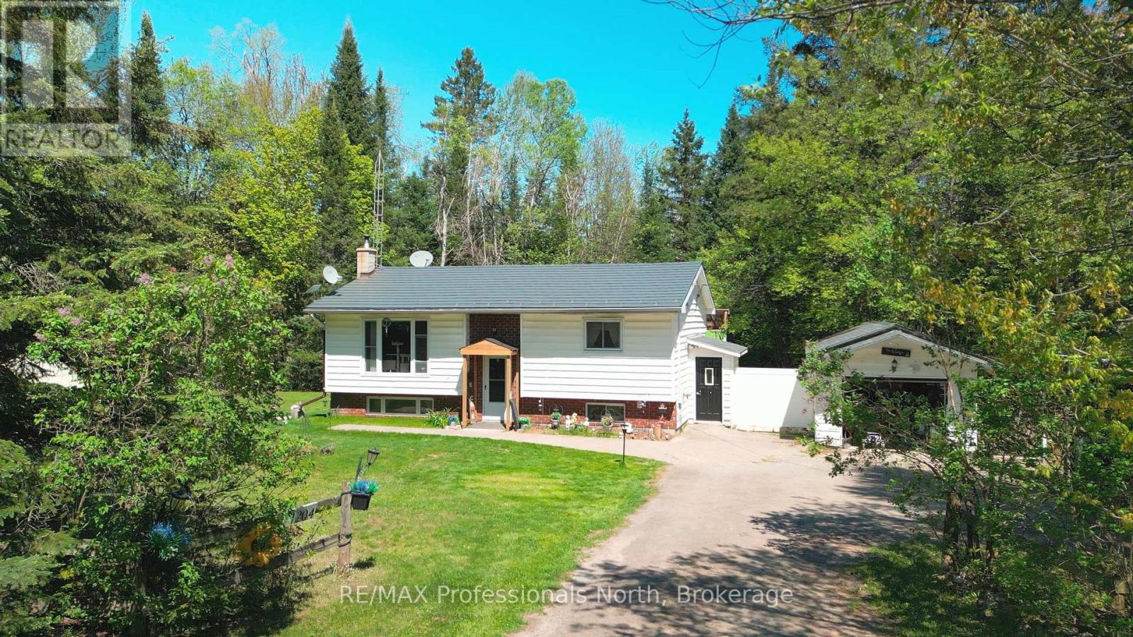 1204 Bacon Road, Minden Hills, Ontario  K0M 2K0 - Photo 3 - X12159850