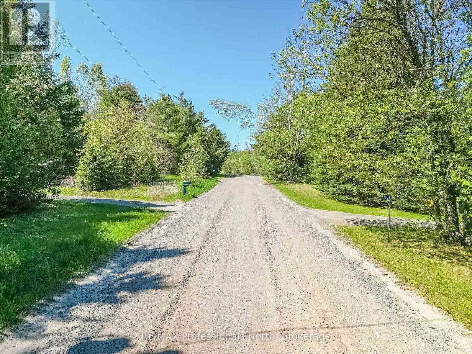 1204 Bacon Road, Minden Hills, Ontario  K0M 2K0 - Photo 30 - X12159850