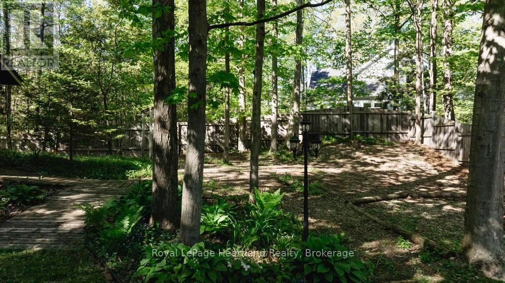216 Shadywood Crescent, Huron-Kinloss, Ontario  N2Z 2X3 - Photo 47 - X12159862
