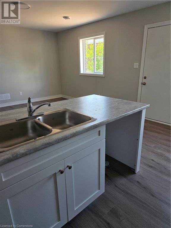 87 Superior Street Unit# A, Welland, Ontario  L3B 3A6 - Photo 3 - 40730421