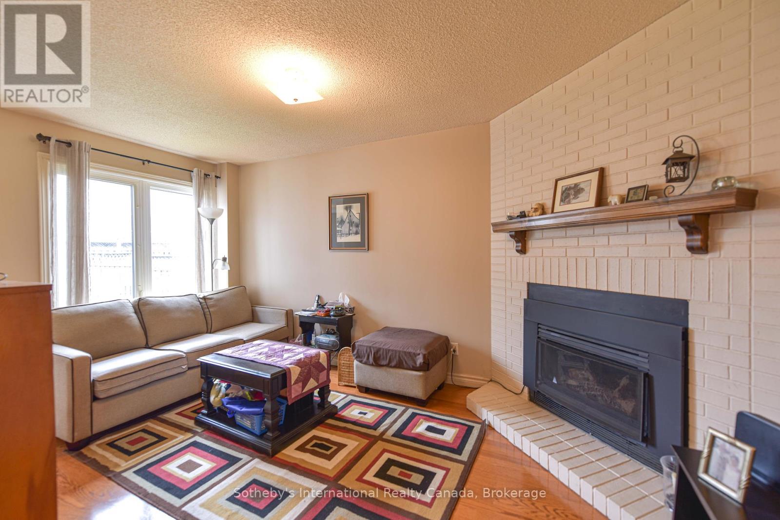 13 Burke Drive, Barrie, Ontario  L4N 7J3 - Photo 17 - S12160621