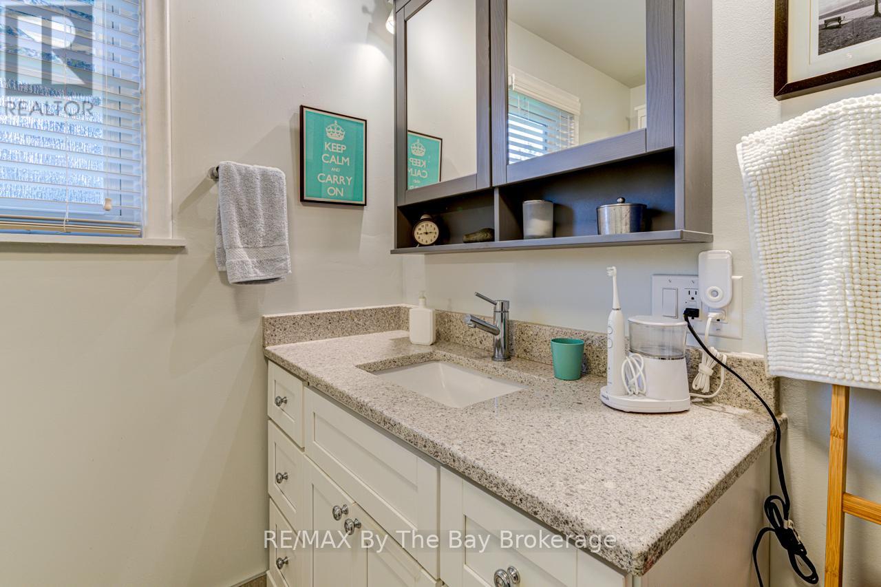 599 Mosley Street, Wasaga Beach, Ontario  L9Z 2J2 - Photo 28 - S12160695