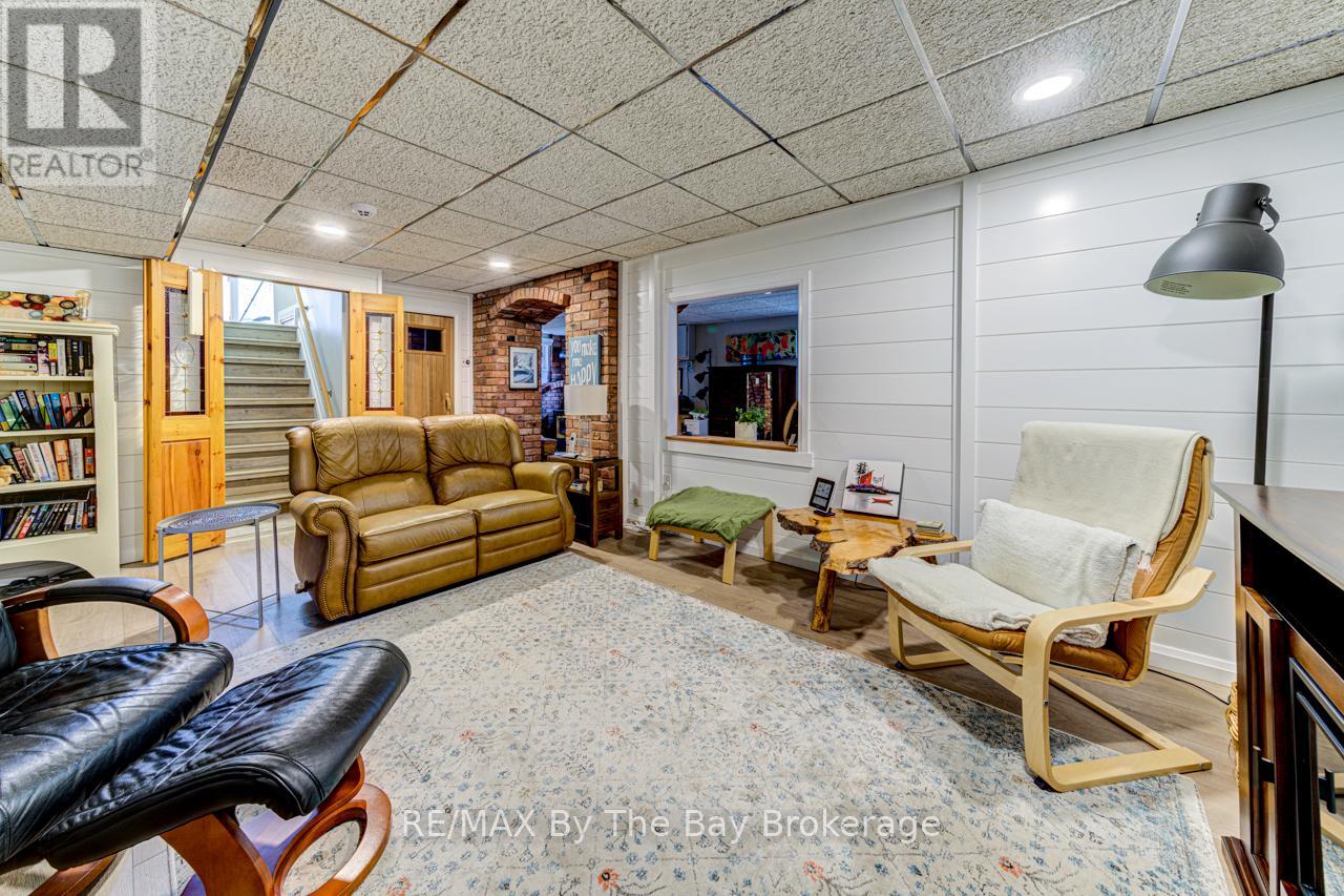 599 Mosley Street, Wasaga Beach, Ontario  L9Z 2J2 - Photo 39 - S12160695