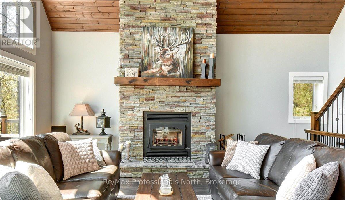 88 Russell Drive, Trent Lakes, Ontario  K0M 2A0 - Photo 10 - X12159942