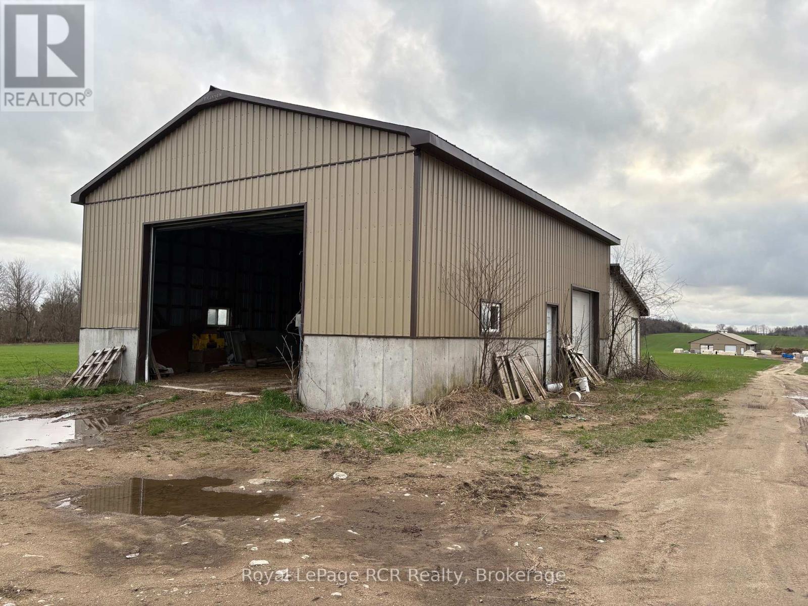 393596 Concession 2, West Grey, Ontario  N0G 1R0 - Photo 5 - X12160098