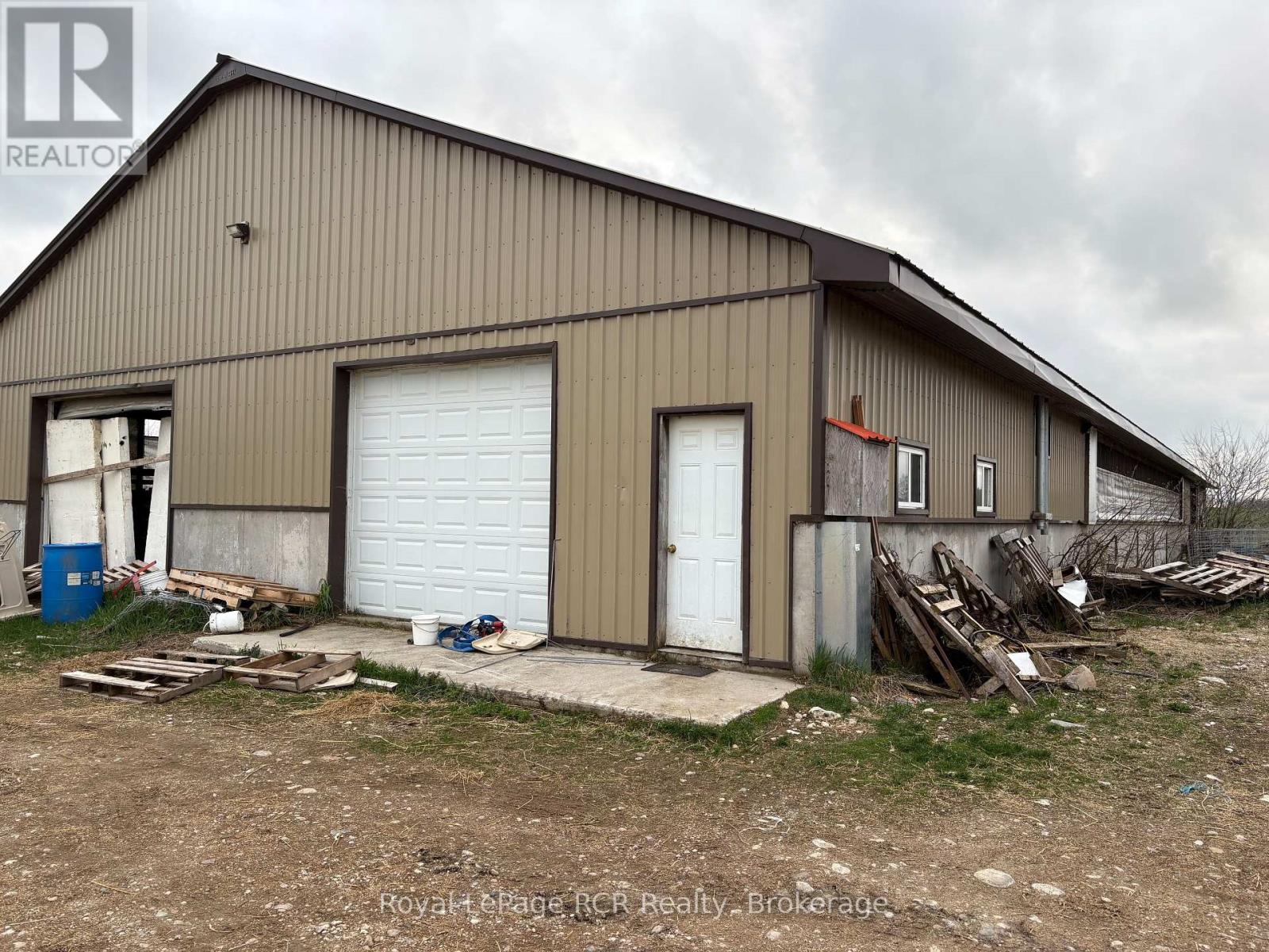393596 Concession 2, West Grey, Ontario  N0G 1R0 - Photo 6 - X12160098