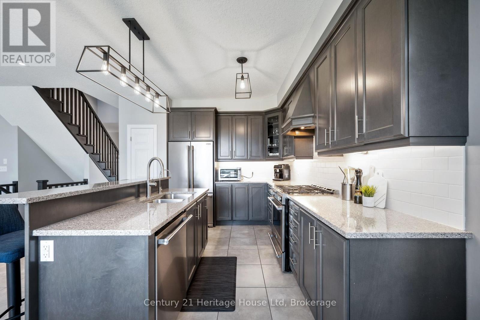 220 Sammon Drive, Guelph/eramosa, Ontario  N0B 2K0 - Photo 12 - X12160229