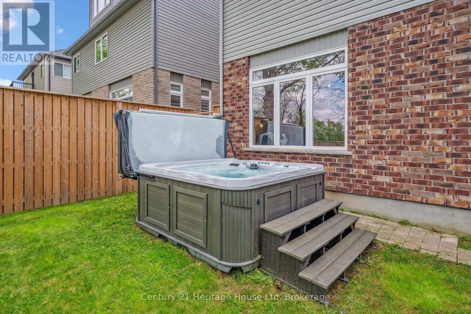 220 Sammon Drive, Guelph/eramosa, Ontario  N0B 2K0 - Photo 44 - X12160229