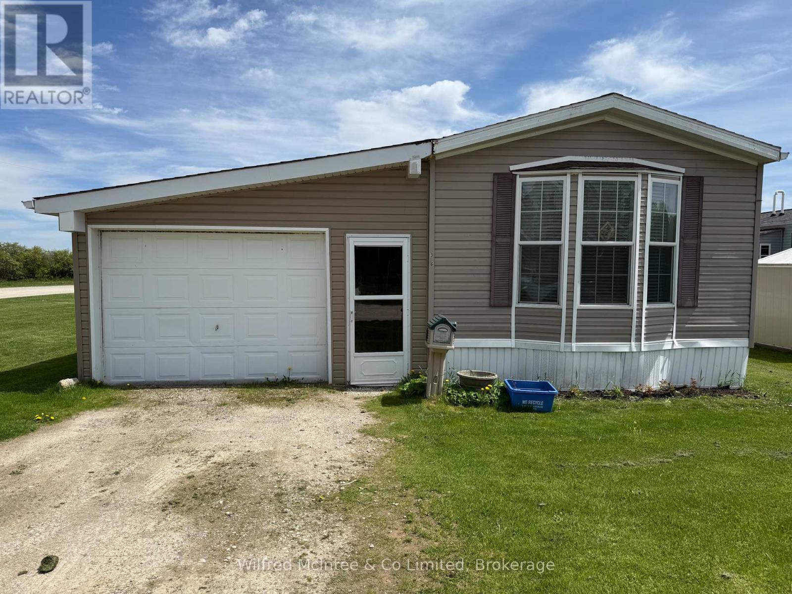 36 Dove Road, Brockton, Ontario  N0G 2V0 - Photo 2 - X12160415