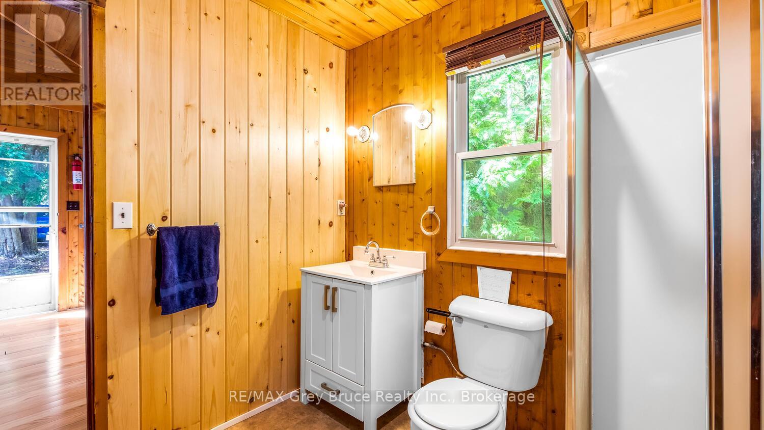 1081 Dyers Bay Road, Northern Bruce Peninsula, Ontario  N0H 1Z0 - Photo 23 - X12160473