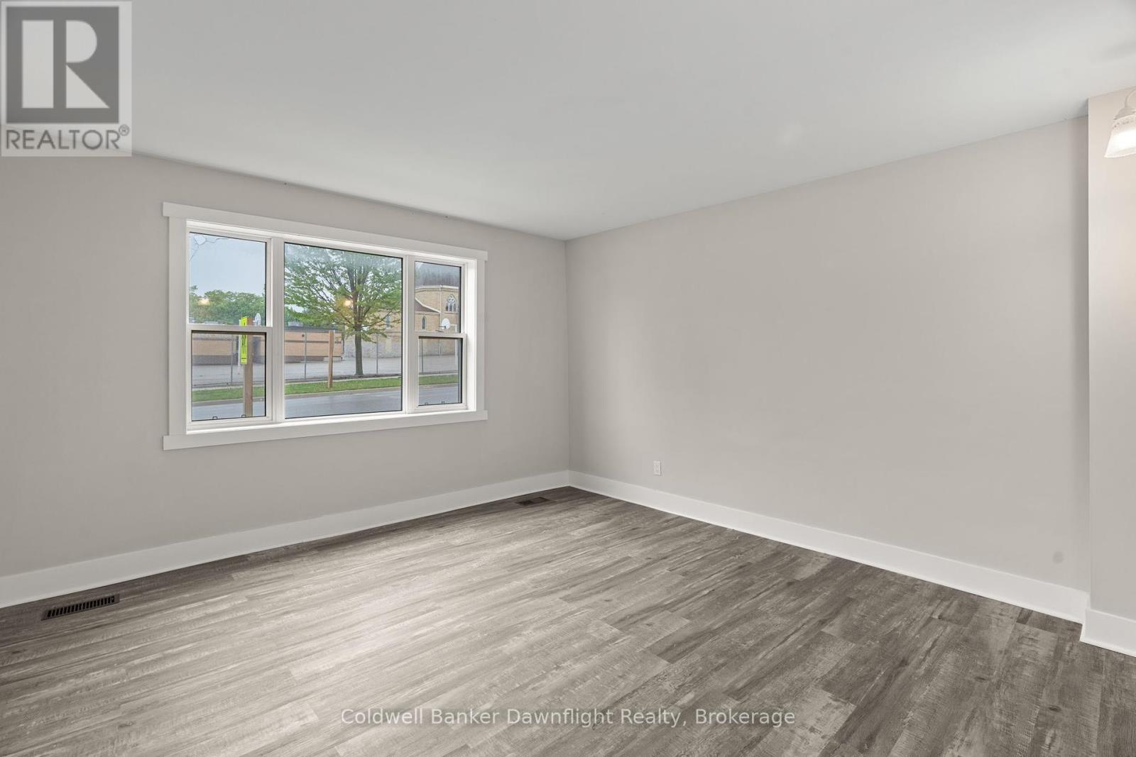 50 Goderich Street E, Huron East, Ontario  N0K 1W0 - Photo 5 - X12160496