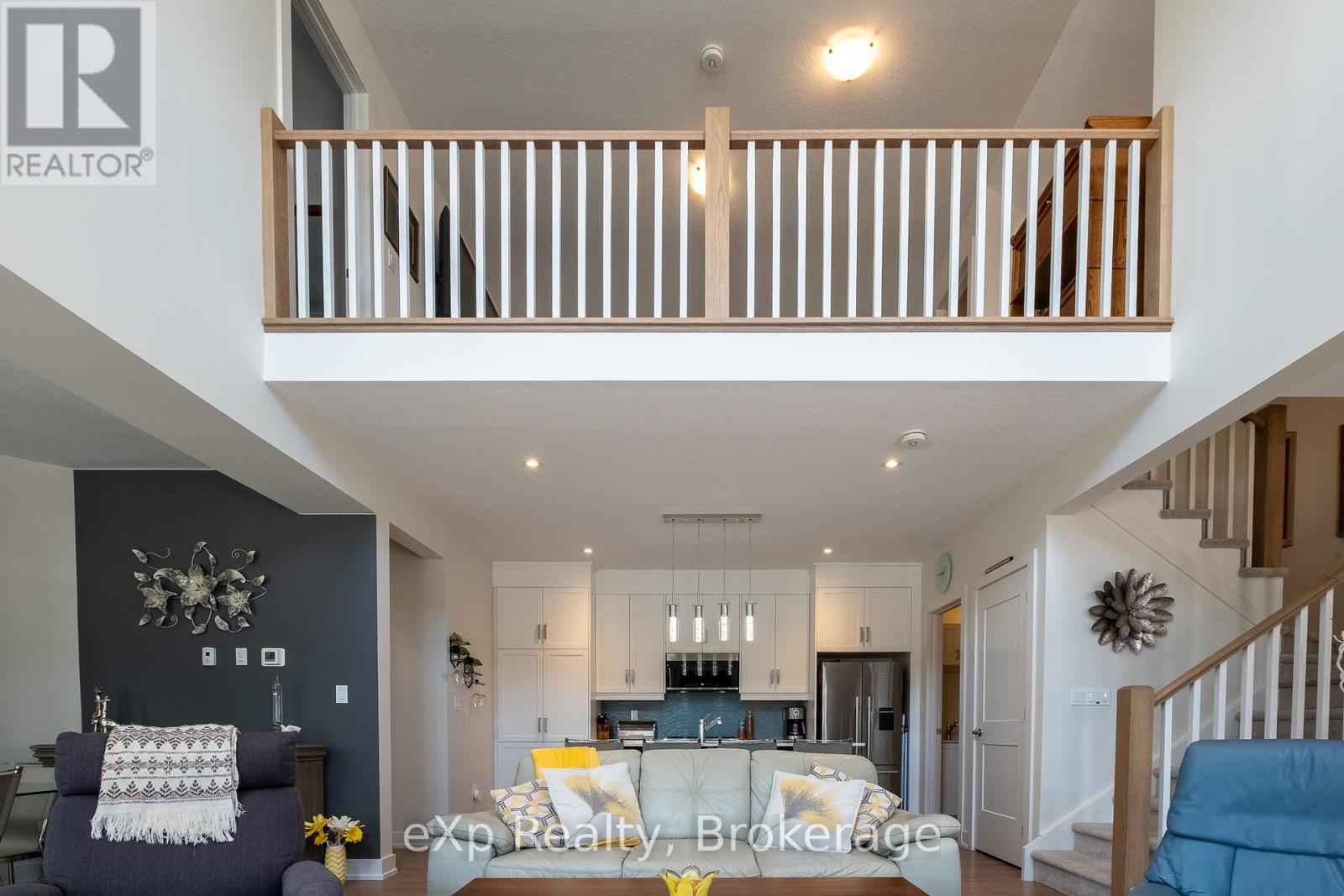 300 Sandpiper Lane, Georgian Bluffs, Ontario  N0H 1S0 - Photo 21 - X12160563