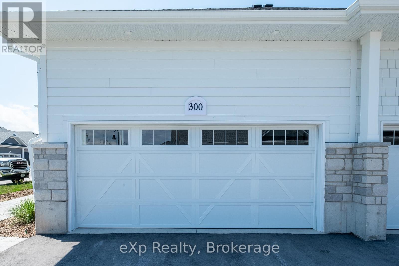 300 Sandpiper Lane, Georgian Bluffs, Ontario  N0H 1S0 - Photo 30 - X12160563