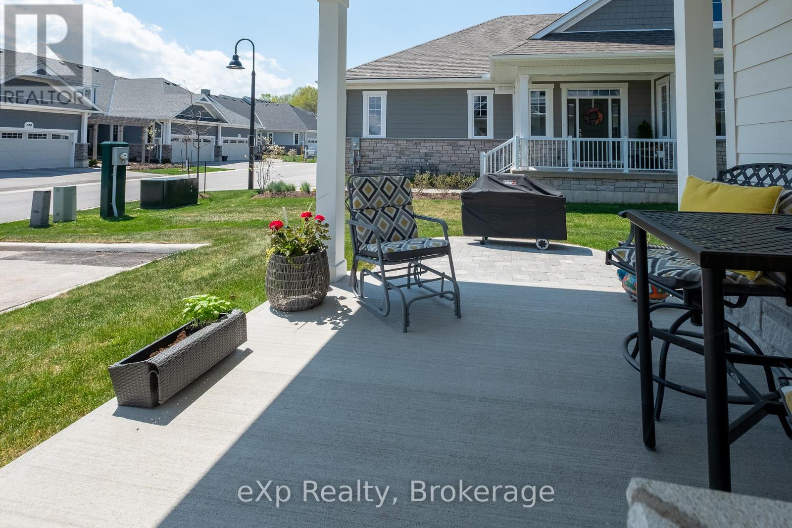 300 Sandpiper Lane, Georgian Bluffs, Ontario  N0H 1S0 - Photo 33 - X12160563