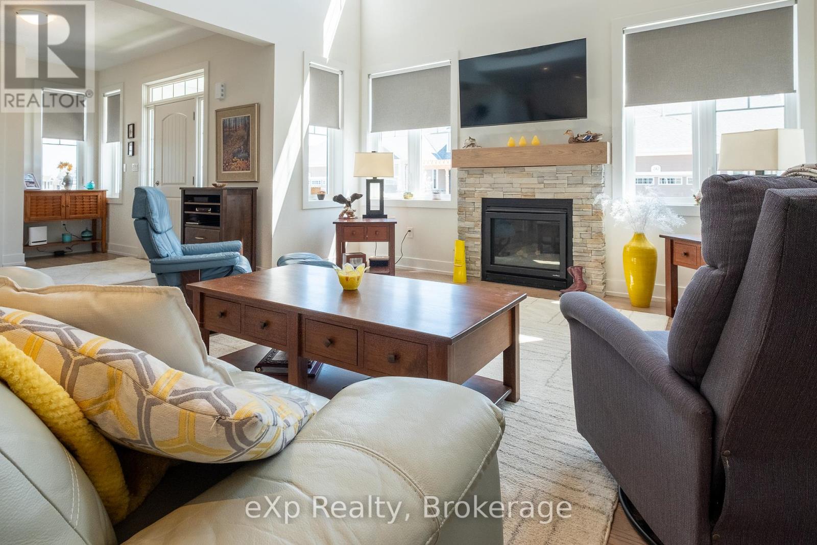 300 Sandpiper Lane, Georgian Bluffs, Ontario  N0H 1S0 - Photo 7 - X12160563