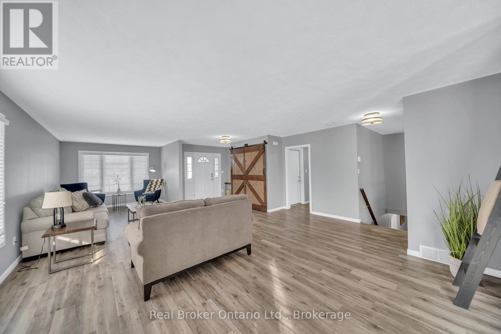 500 Havelock Avenue S, North Perth, Ontario  N4W 3T6 - Photo 10 - X12160578