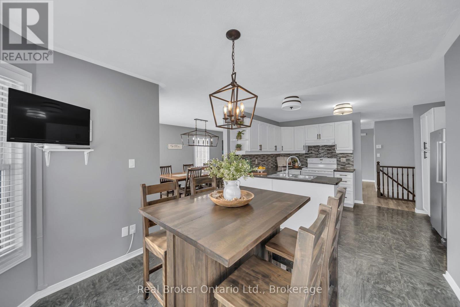 500 Havelock Avenue S, North Perth, Ontario  N4W 3T6 - Photo 15 - X12160578