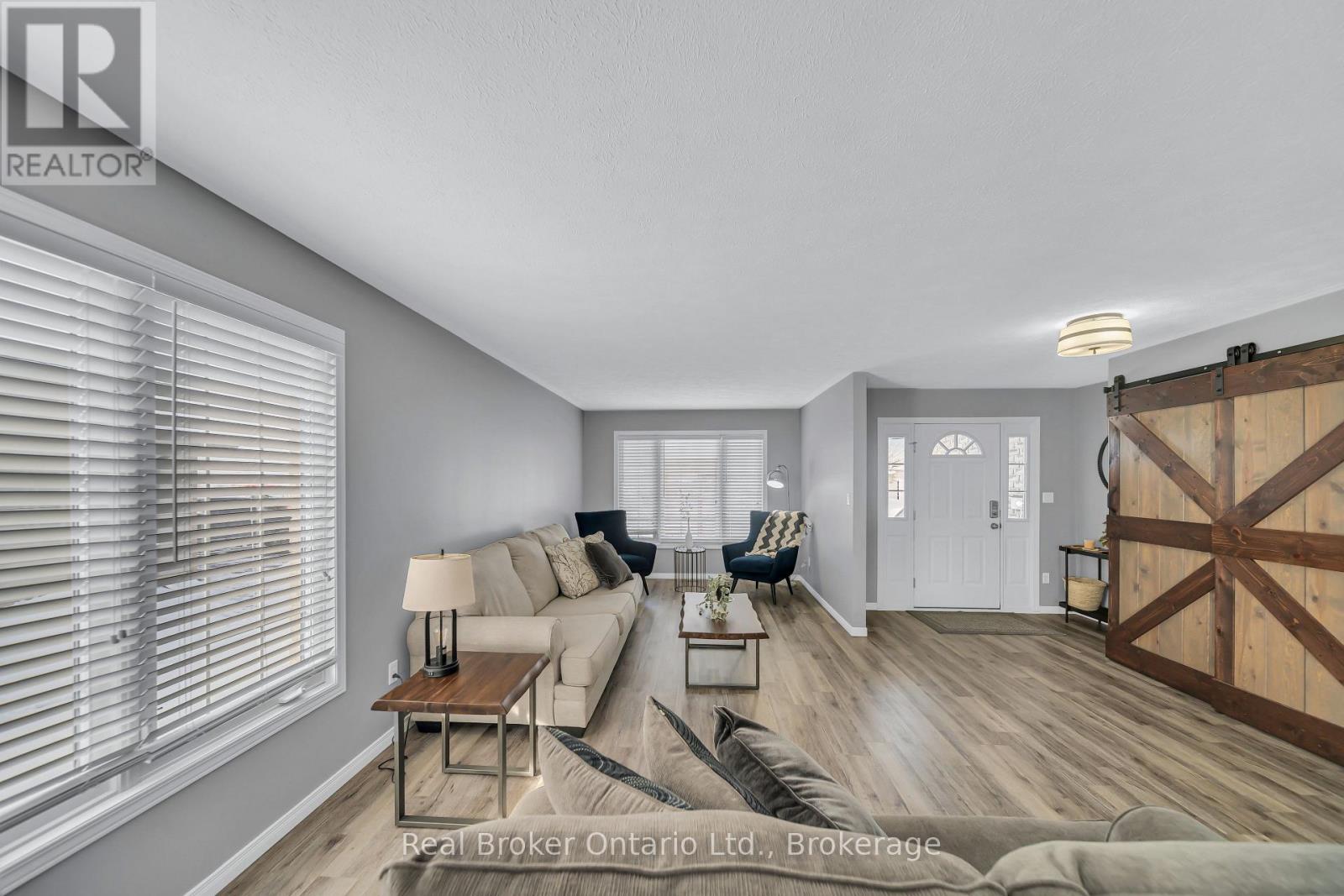 500 Havelock Avenue S, North Perth, Ontario  N4W 3T6 - Photo 7 - X12160578