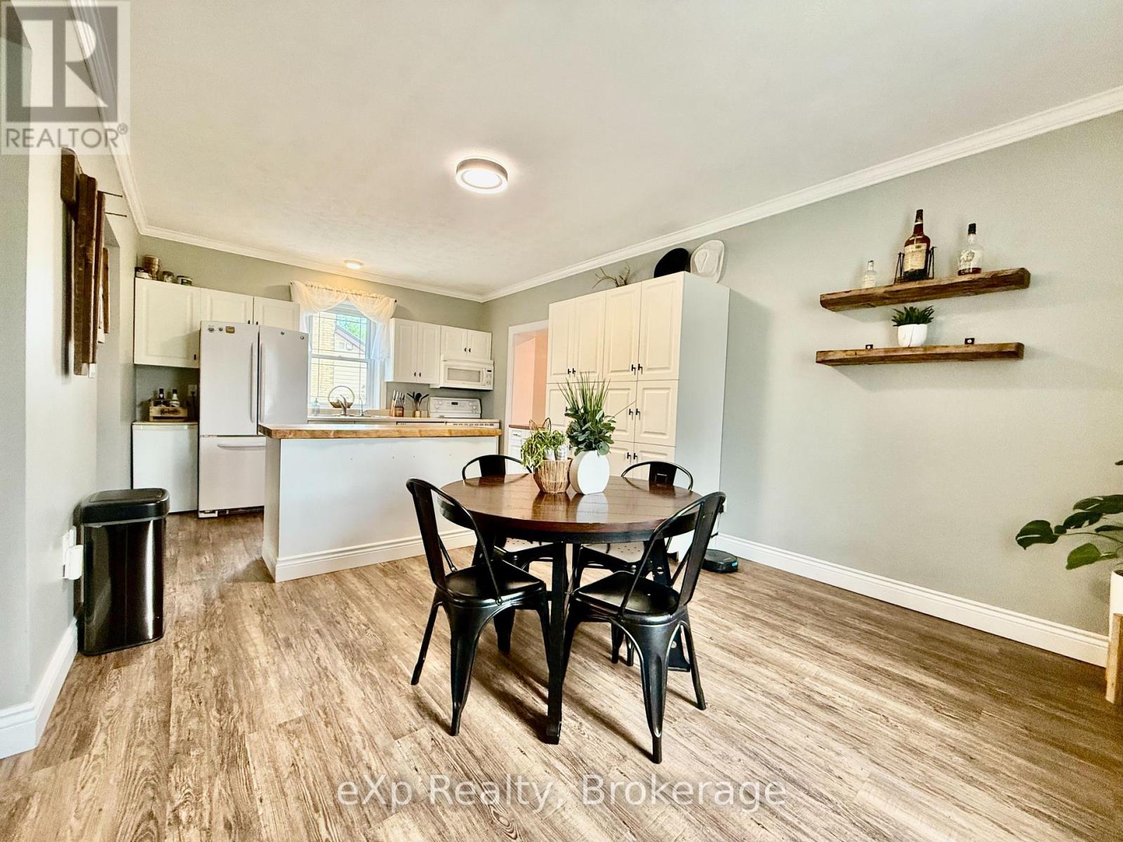 28 King Street, Brockton, Ontario  N0G 1J0 - Photo 10 - X12160682