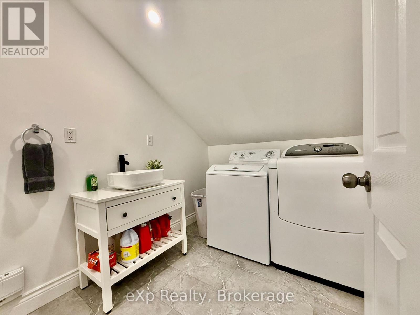 28 King Street, Brockton, Ontario  N0G 1J0 - Photo 13 - X12160682