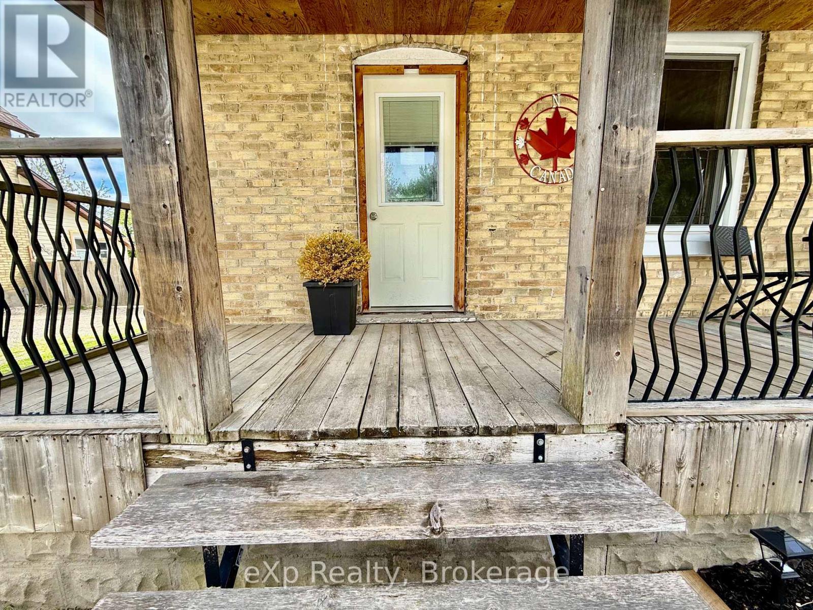 28 King Street, Brockton, Ontario  N0G 1J0 - Photo 2 - X12160682