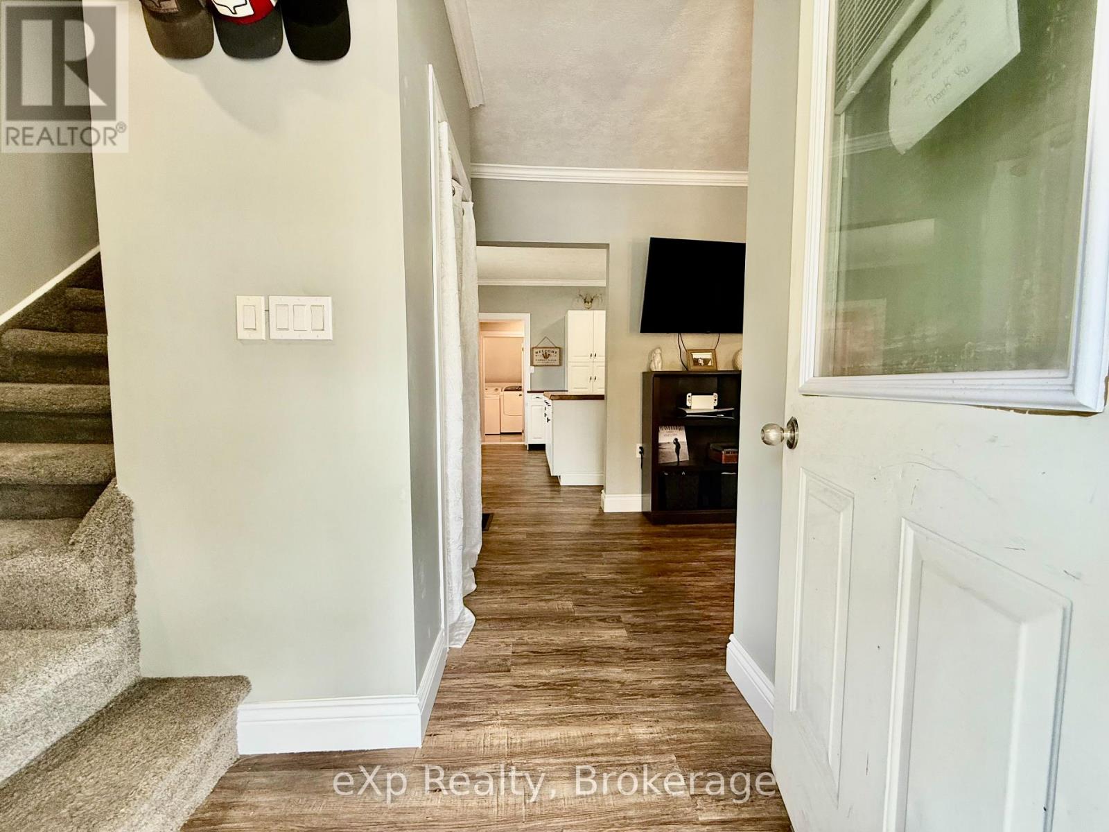 28 King Street, Brockton, Ontario  N0G 1J0 - Photo 4 - X12160682