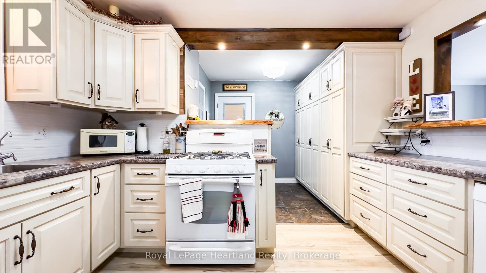 30 North Street, Huron East, Ontario  N0K 1G0 - Photo 4 - X12161110