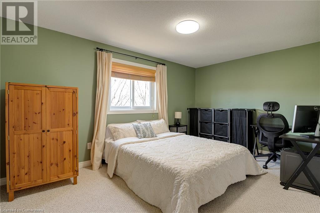 724 Brandenburg Boulevard, Waterloo, Ontario  N2T 2V4 - Photo 22 - 40728195