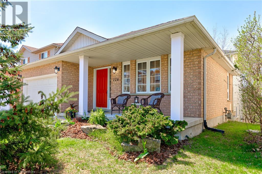 724 Brandenburg Boulevard, Waterloo, Ontario  N2T 2V4 - Photo 3 - 40728195
