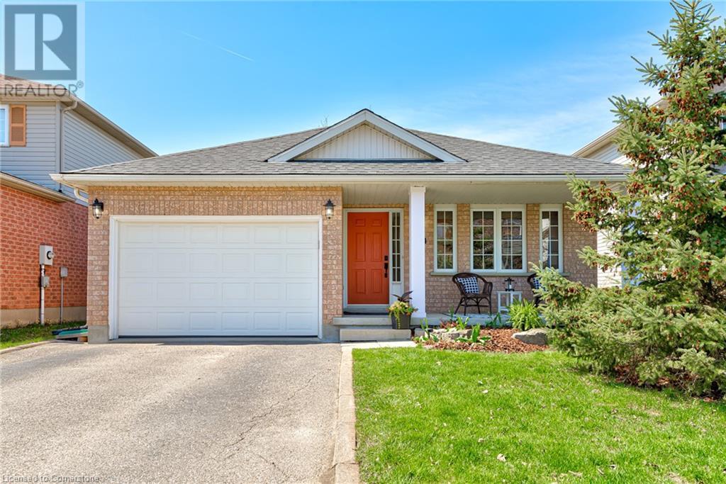 724 Brandenburg Boulevard, Waterloo, Ontario  N2T 2V4 - Photo 5 - 40728195