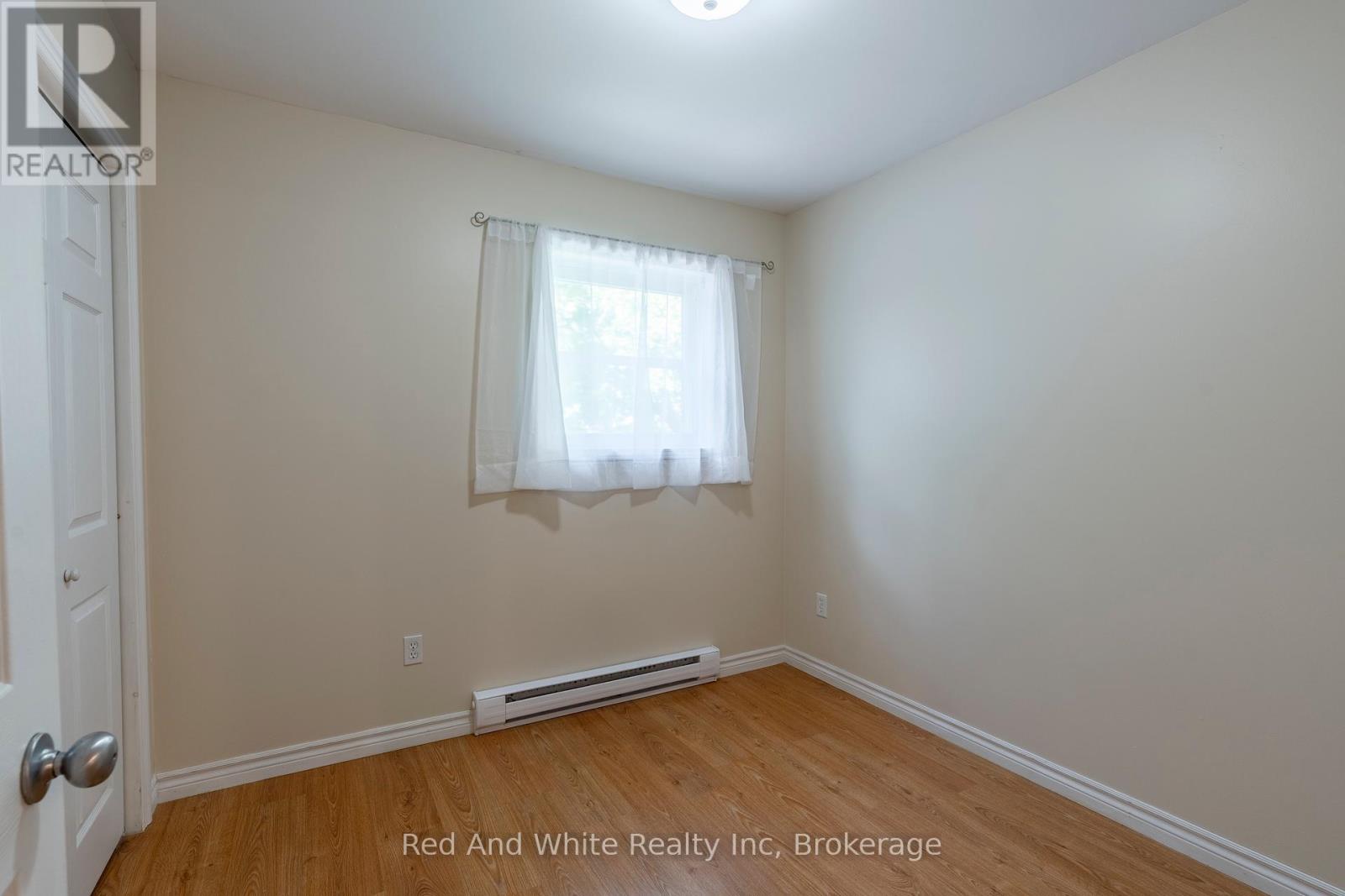 28 Hopeton Street, Cambridge, Ontario  N1R 3T3 - Photo 22 - X12161251