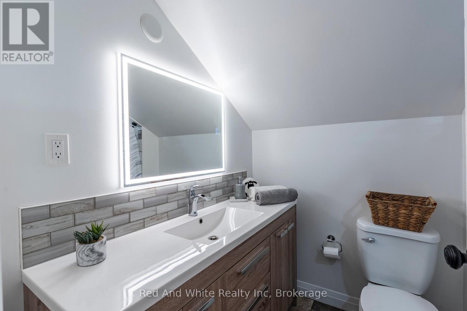 28 Hopeton Street, Cambridge, Ontario  N1R 3T3 - Photo 31 - X12161251