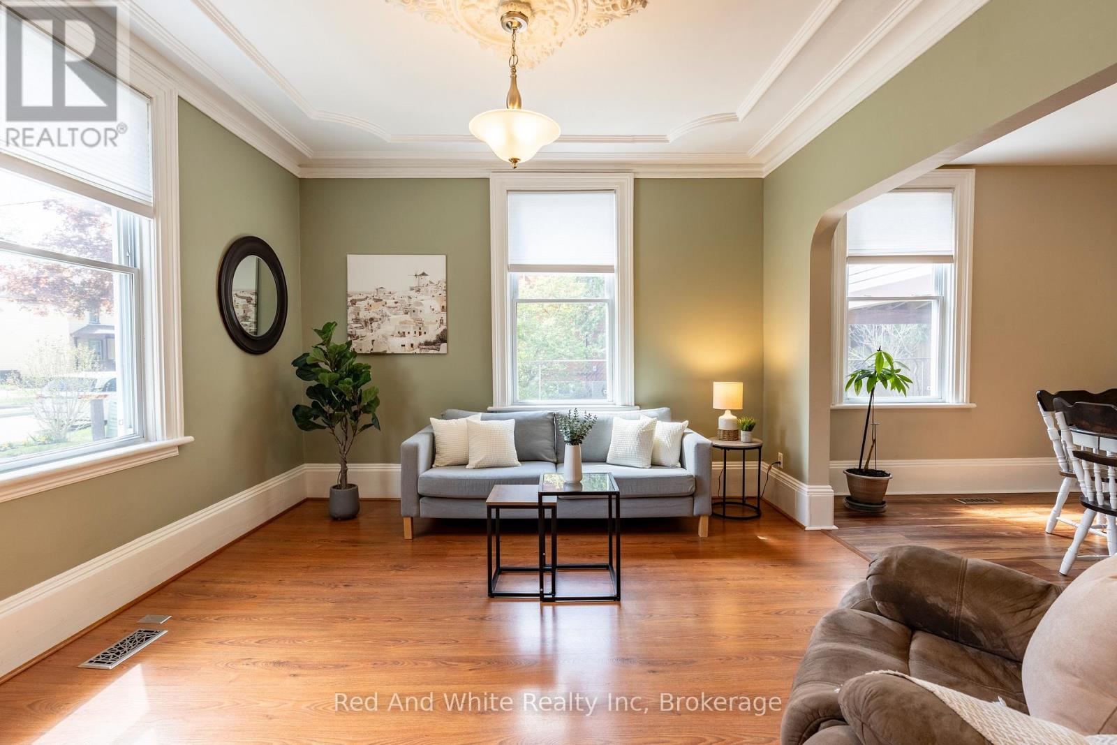 28 Hopeton Street, Cambridge, Ontario  N1R 3T3 - Photo 4 - X12161251