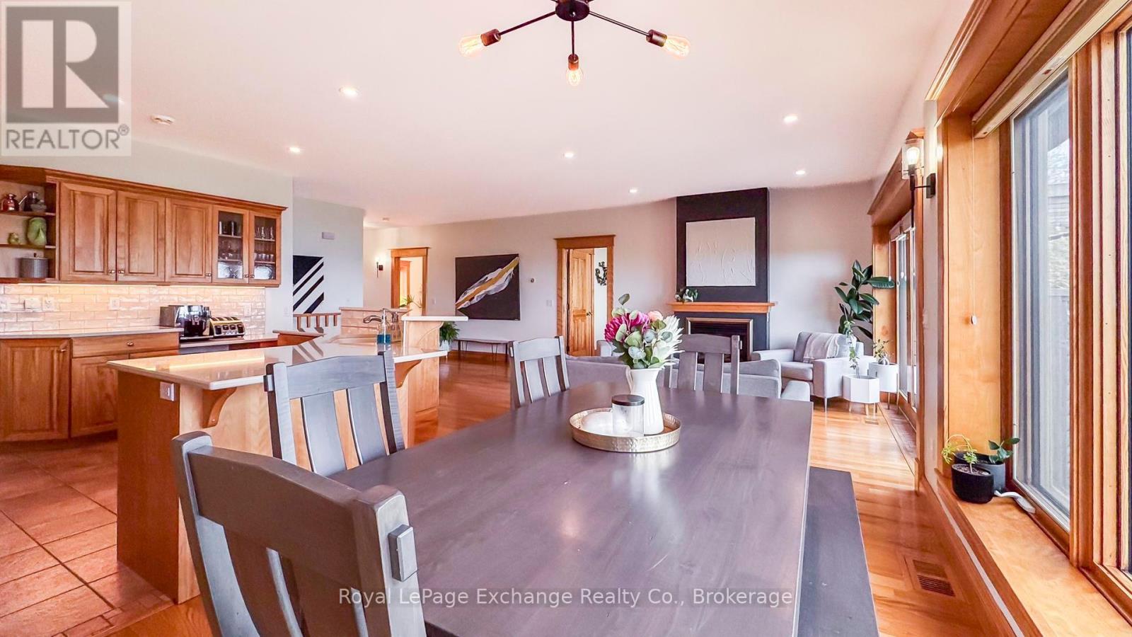 554 Huron Terrace, Kincardine, Ontario  N2Z 2H5 - Photo 15 - X12161290