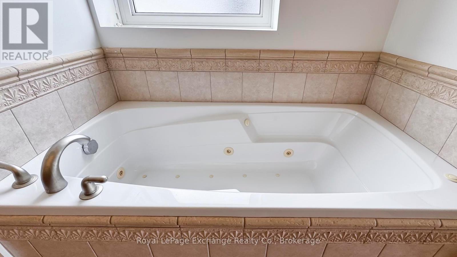 554 Huron Terrace, Kincardine, Ontario  N2Z 2H5 - Photo 26 - X12161290