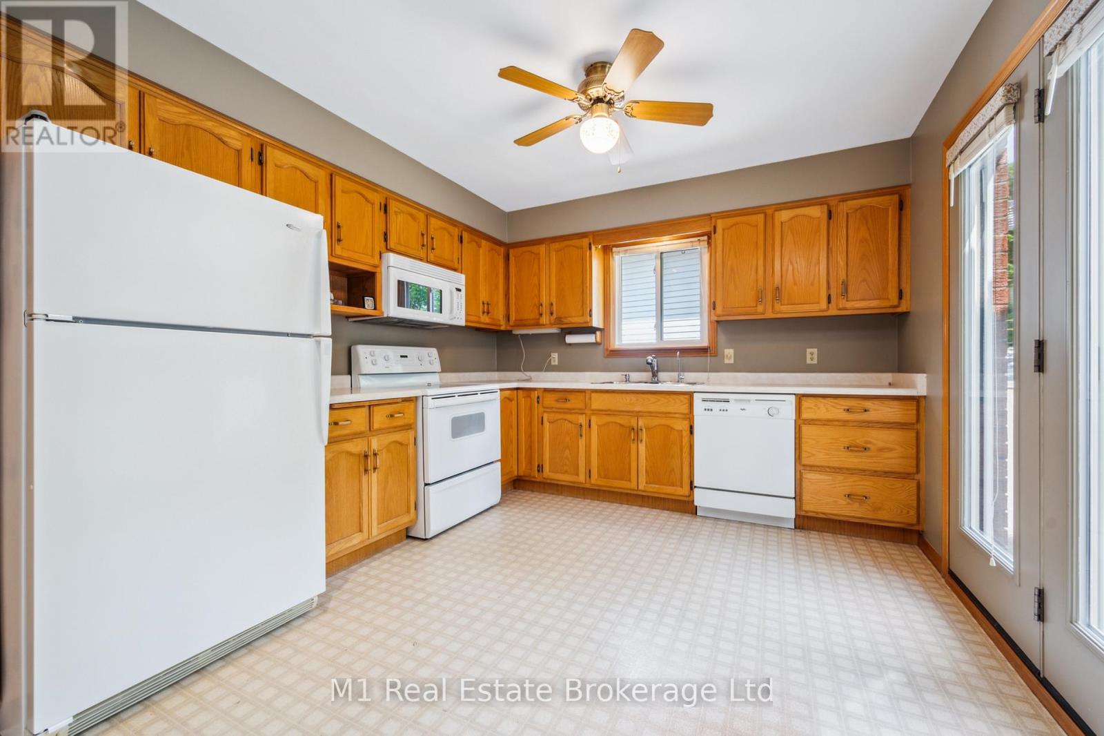 82 Crane Drive, Woolwich, Ontario  N3B 3J6 - Photo 14 - X12161310