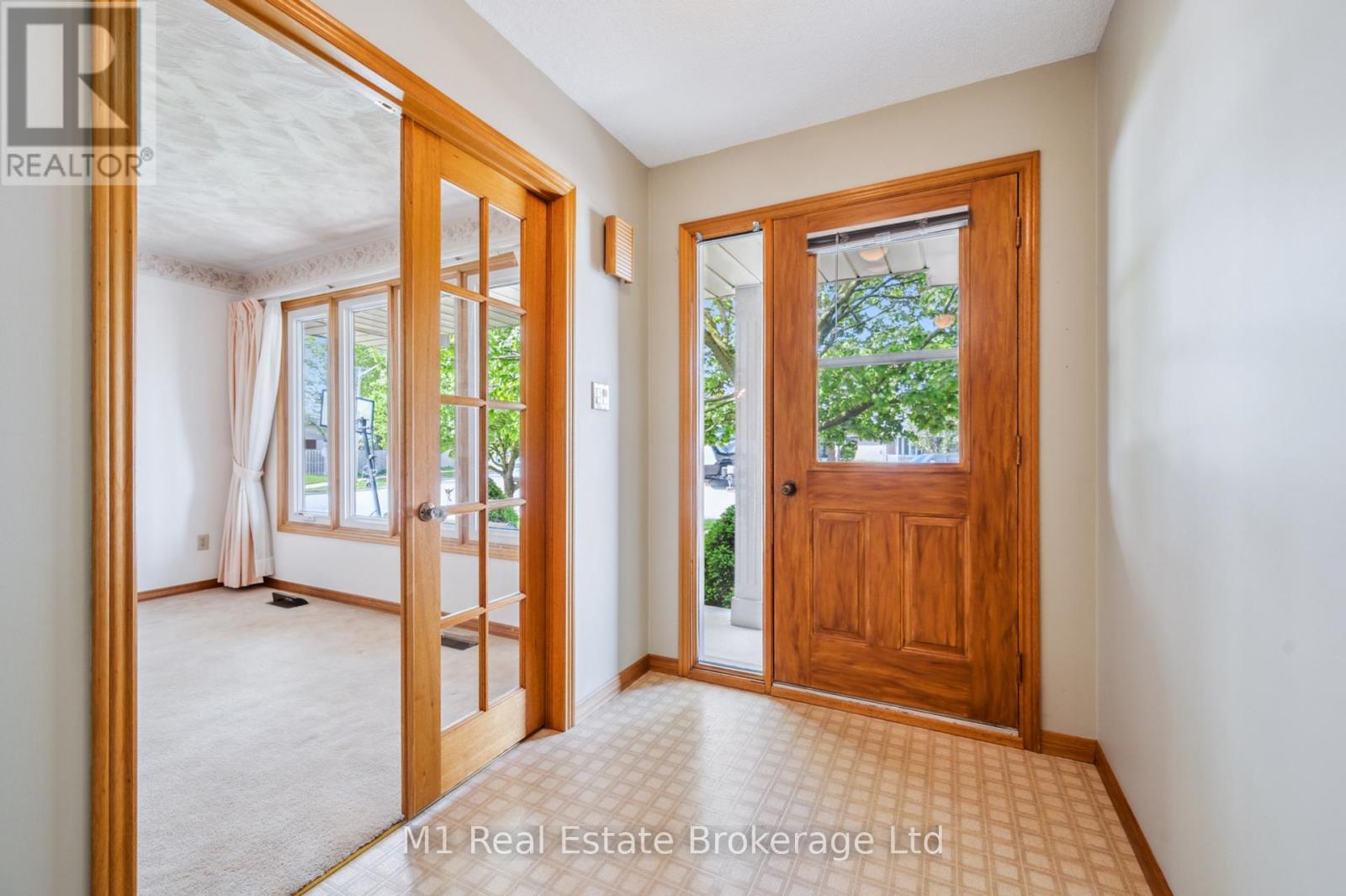 82 Crane Drive, Woolwich, Ontario  N3B 3J6 - Photo 5 - X12161310