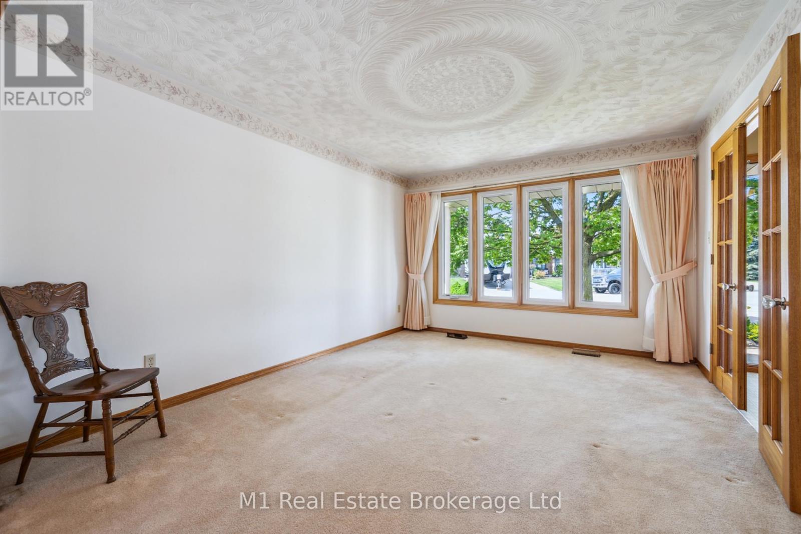 82 Crane Drive, Woolwich, Ontario  N3B 3J6 - Photo 8 - X12161310