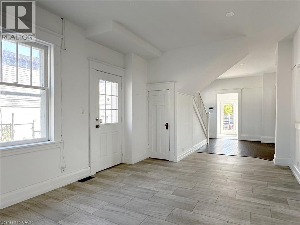 215 Main Street, Port Dover, Ontario  N0A 1N0 - Photo 7 - 40726254