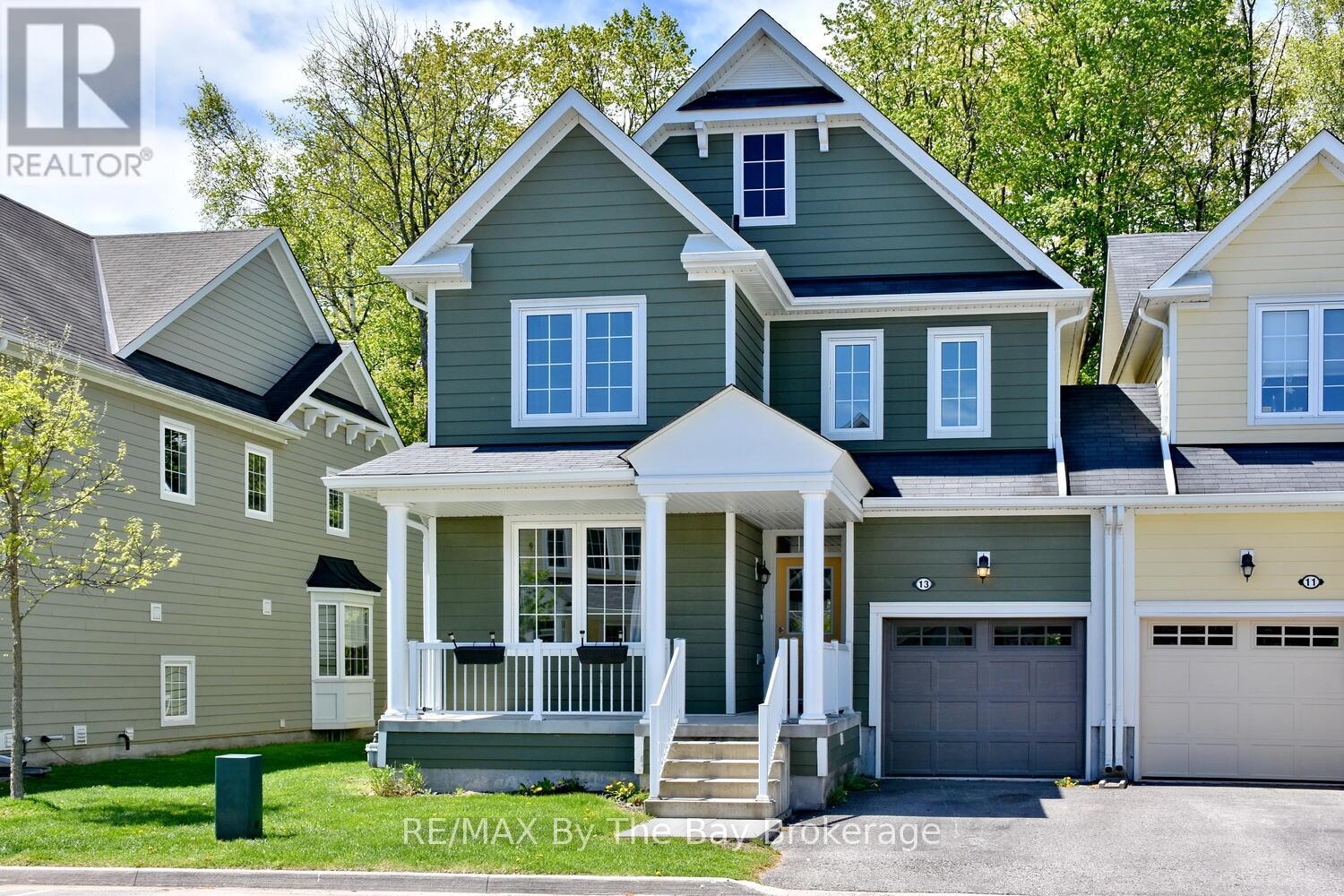 13 Berkshire Avenue, Wasaga Beach, Ontario  L9Z 0G3 - Photo 1 - S12161372