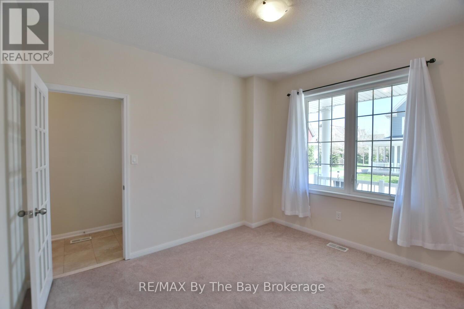 13 Berkshire Avenue, Wasaga Beach, Ontario  L9Z 0G3 - Photo 11 - S12161372