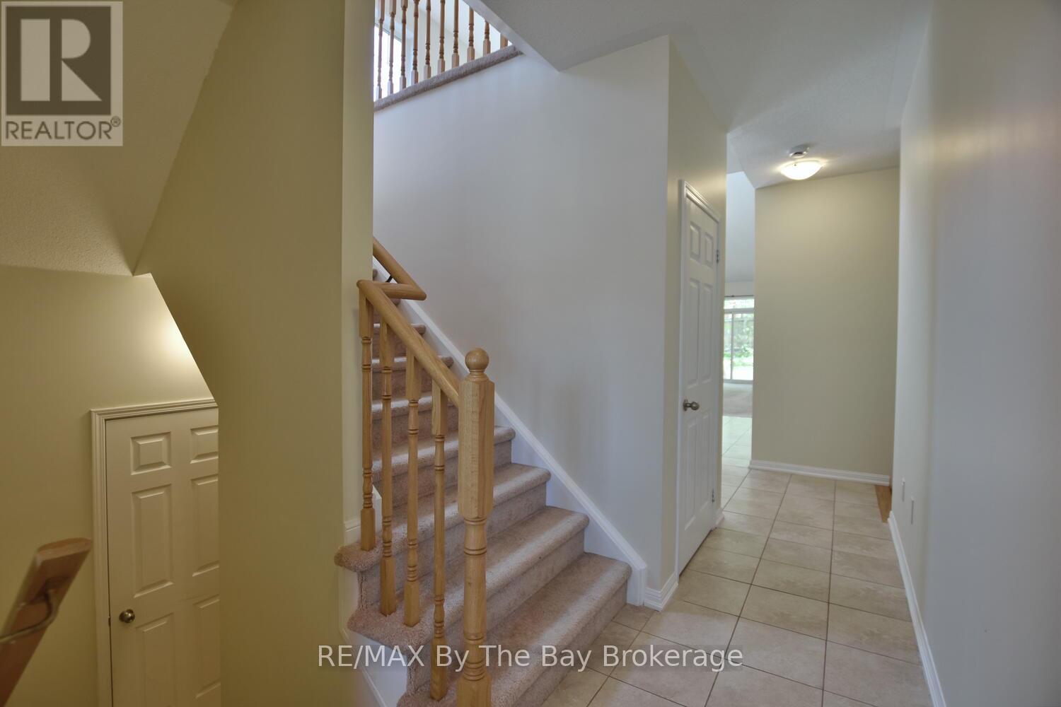 13 Berkshire Avenue, Wasaga Beach, Ontario  L9Z 0G3 - Photo 12 - S12161372